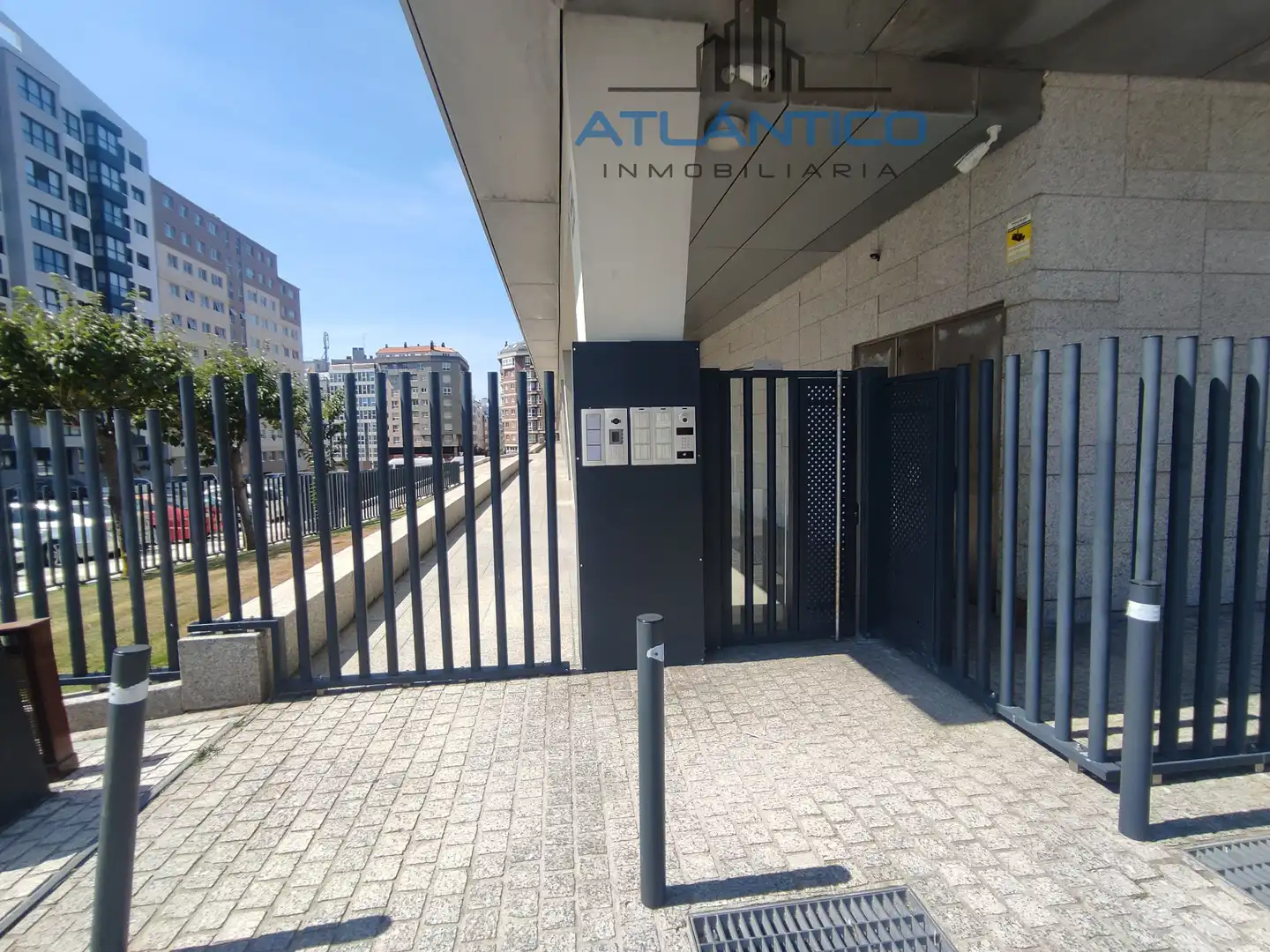 Parking de Piso en venta en A Coruña Capital  con Calefacción, Trastero y Horno