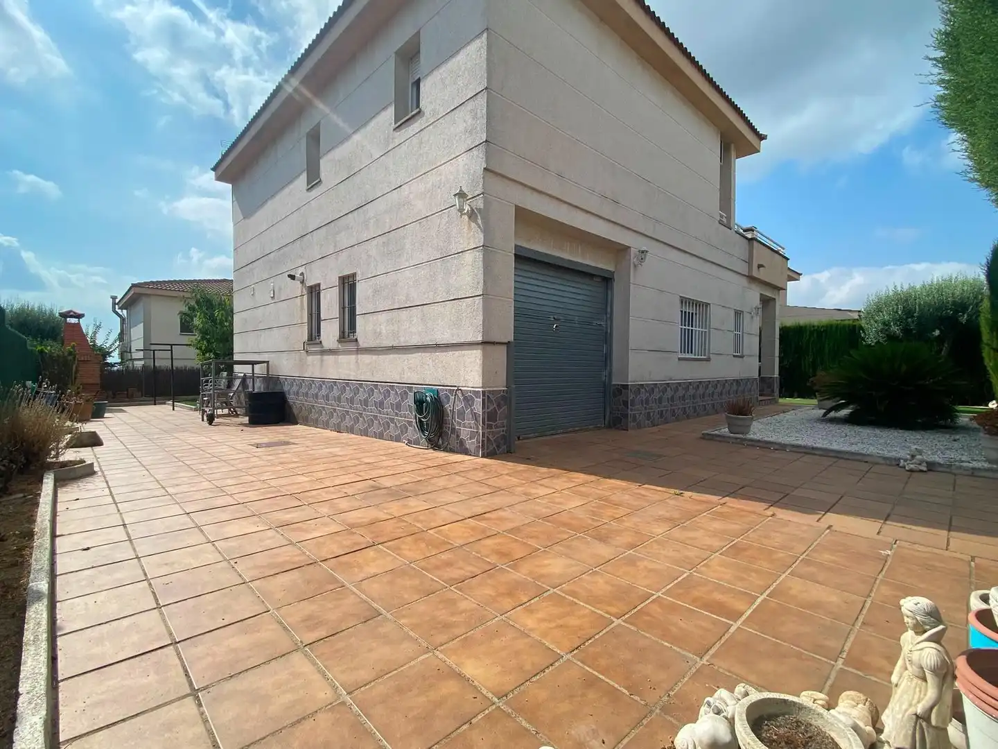 Vista exterior de Casa o xalet en venda en Esparreguera amb Jardí privat, Terrassa i Balcó