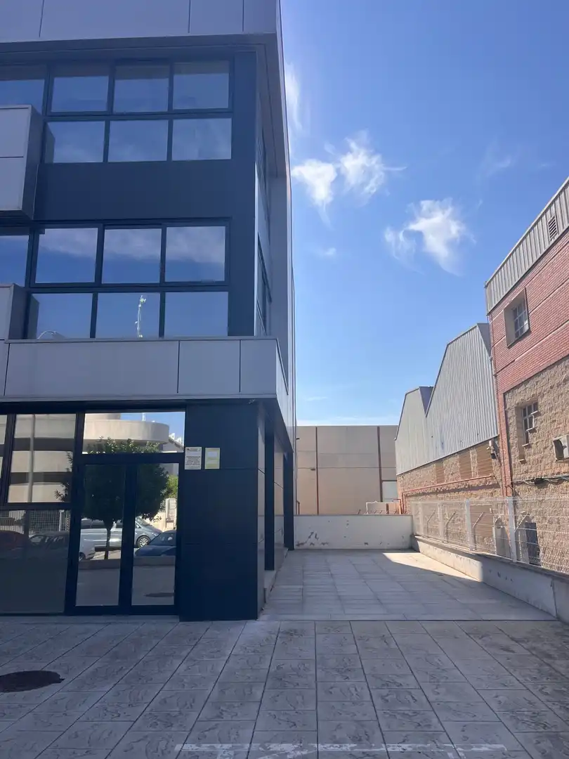 Mixt residencial amb ascensor de lloguer a Artesania 22, imagen 8