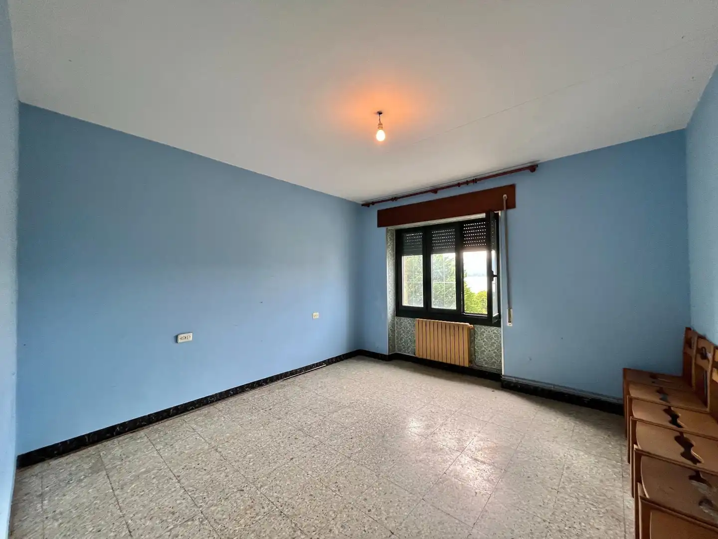 Habitación de Casa adosada en venta en Rianxo con Calefacción