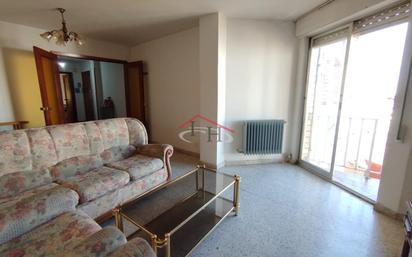 Sala d'estar de Pis en venda en León Capital  amb Calefacció, Terrassa i Traster