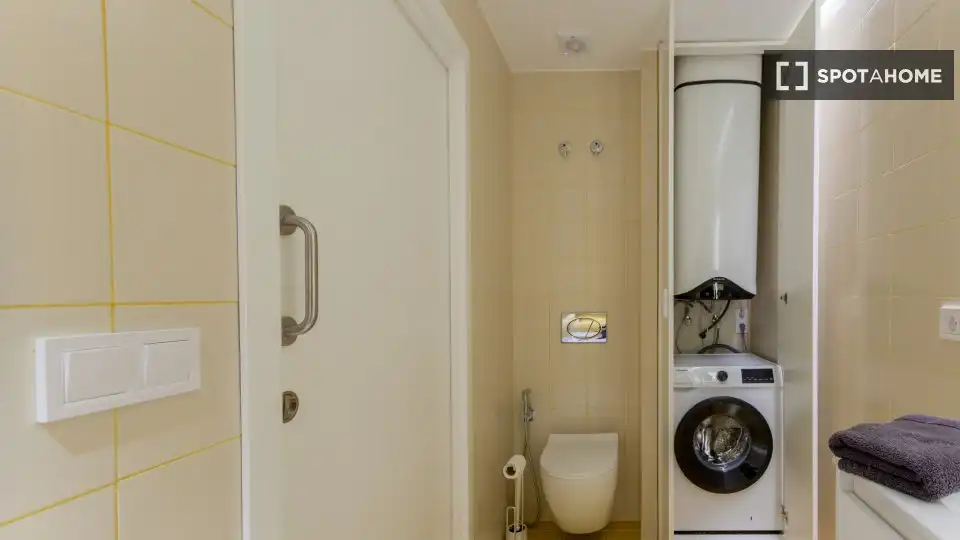 Baño de Piso de alquiler en Valencia con Aire acondicionado, Calefacción y Amueblado