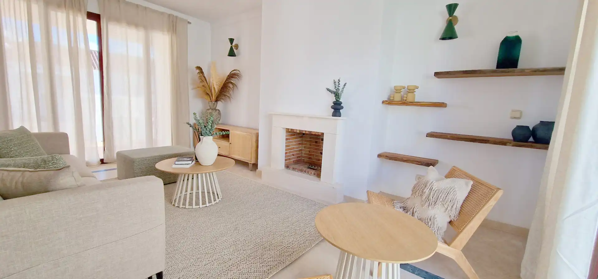 Sala de estar de Casa adosada en venta en Casares con Jardín privado, Terraza y Trastero
