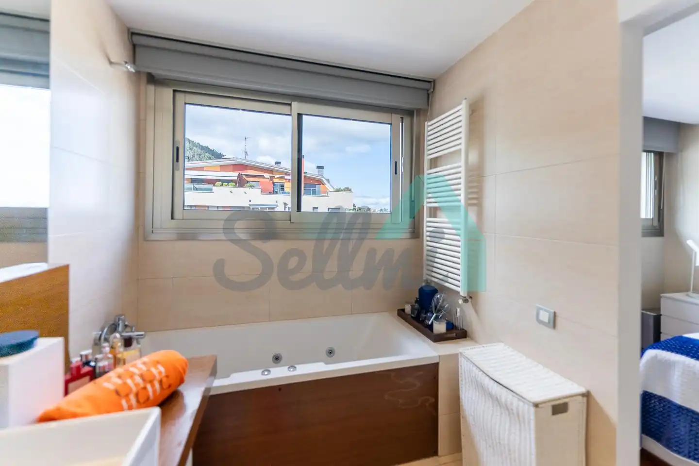 Badezimmer von Maisonette zum Verkauf in Oviedo  mit Heizung, Terrasse und Abstellraum