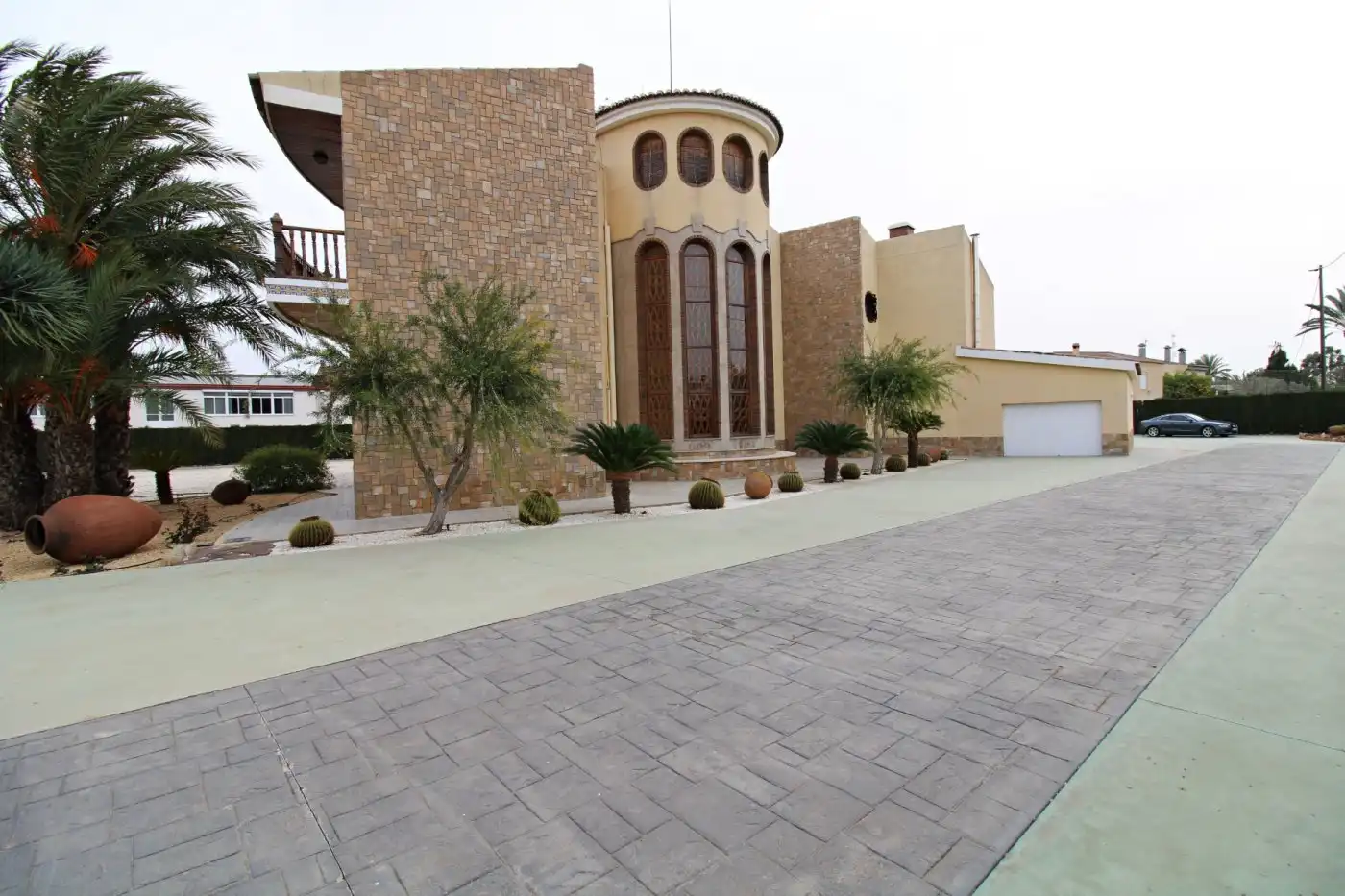 Vista exterior de Casa o xalet en venda en Elche / Elx amb Jardí privat, Terrassa i Traster
