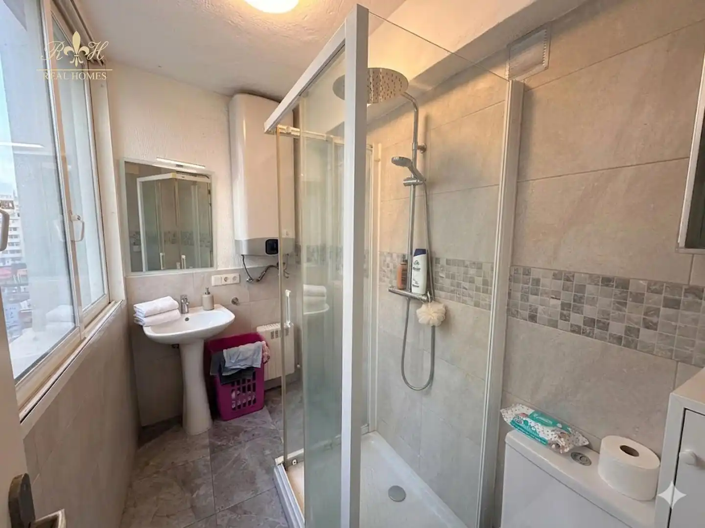 Bathroom of Flat for sale in Benidorm  with Air Conditioner