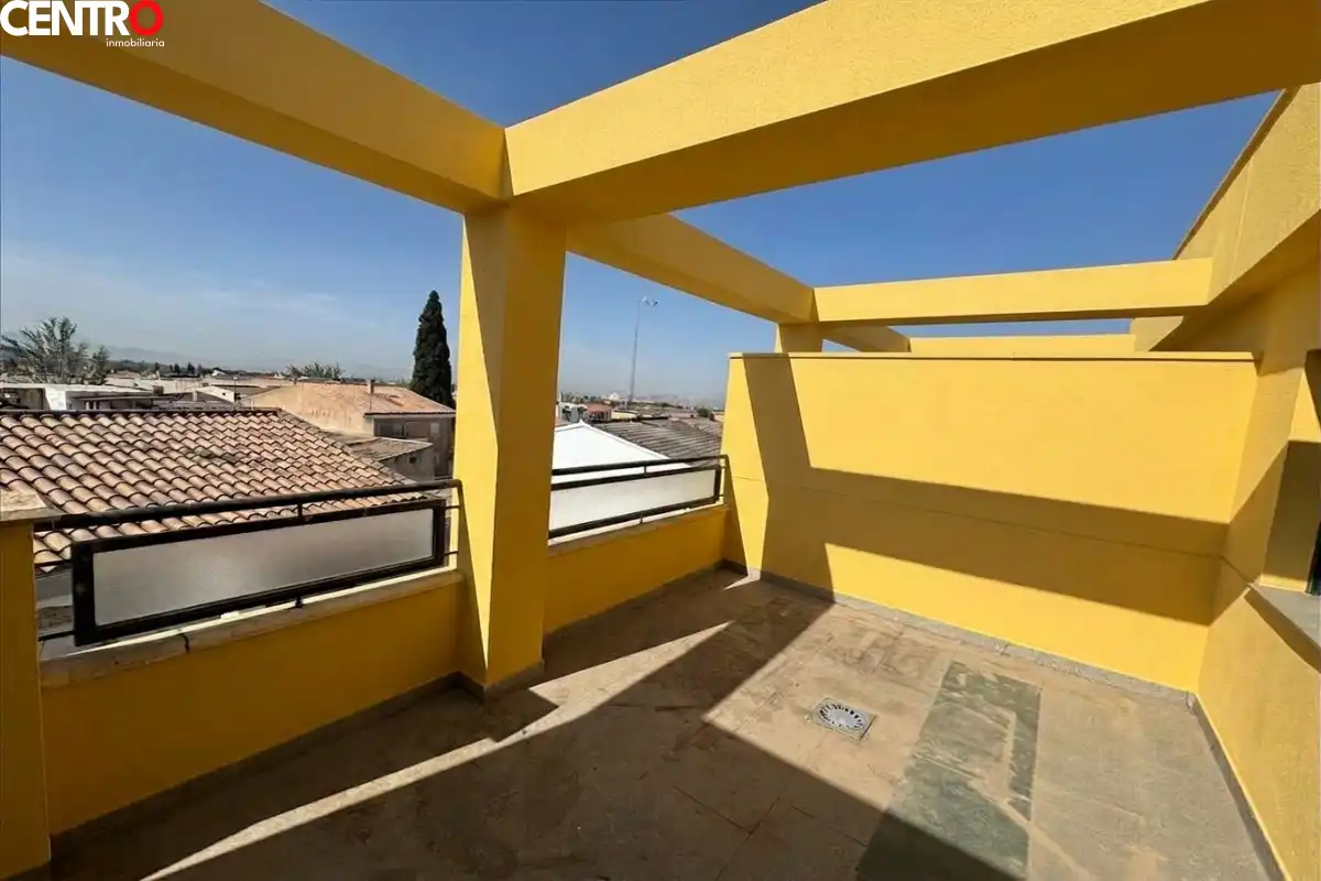 Piso con ascensor en venta en Pulianas