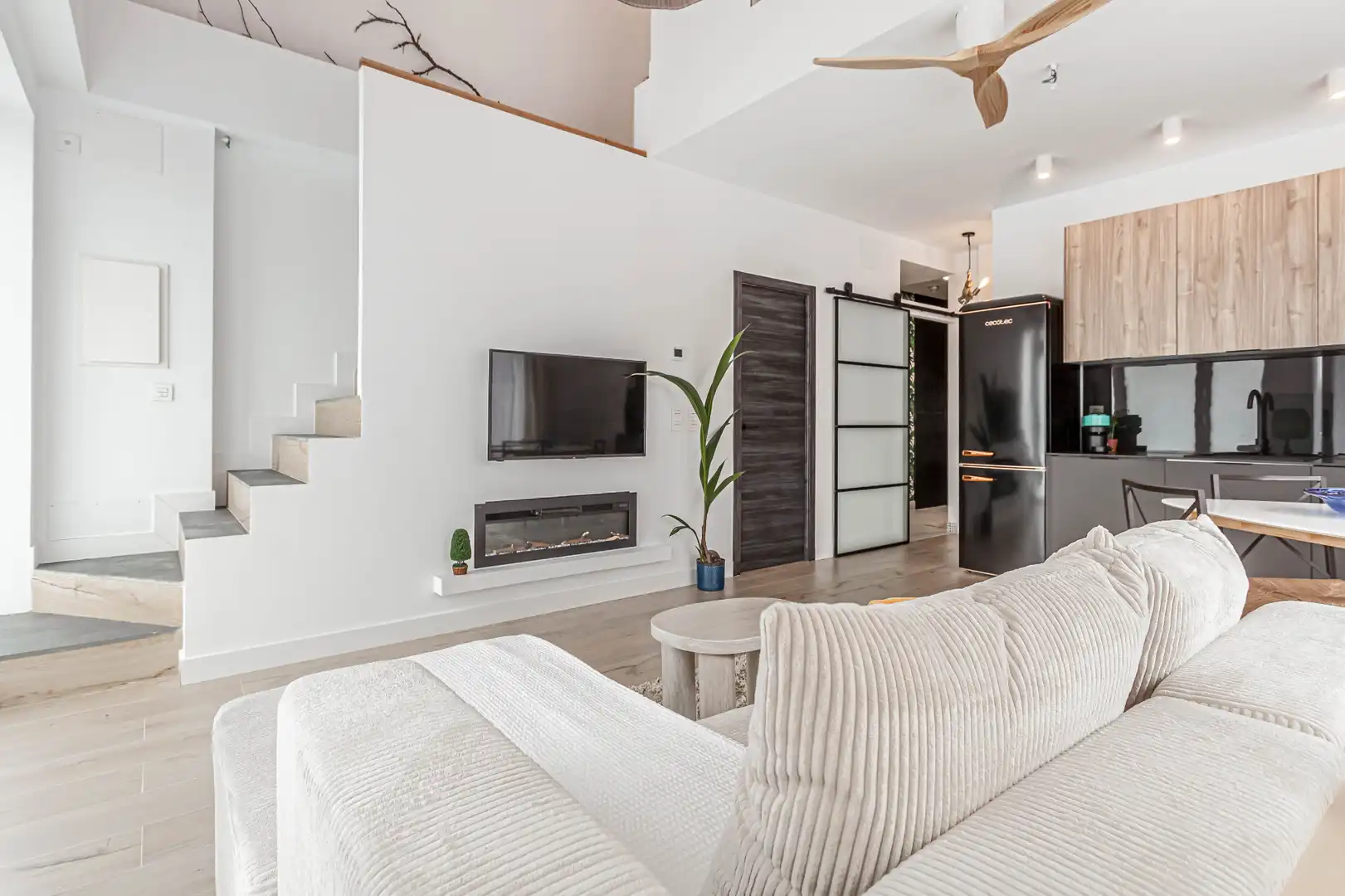 Living room of Flat for rent in Madrid  with Air Conditioner, Heating and Parquet flooring