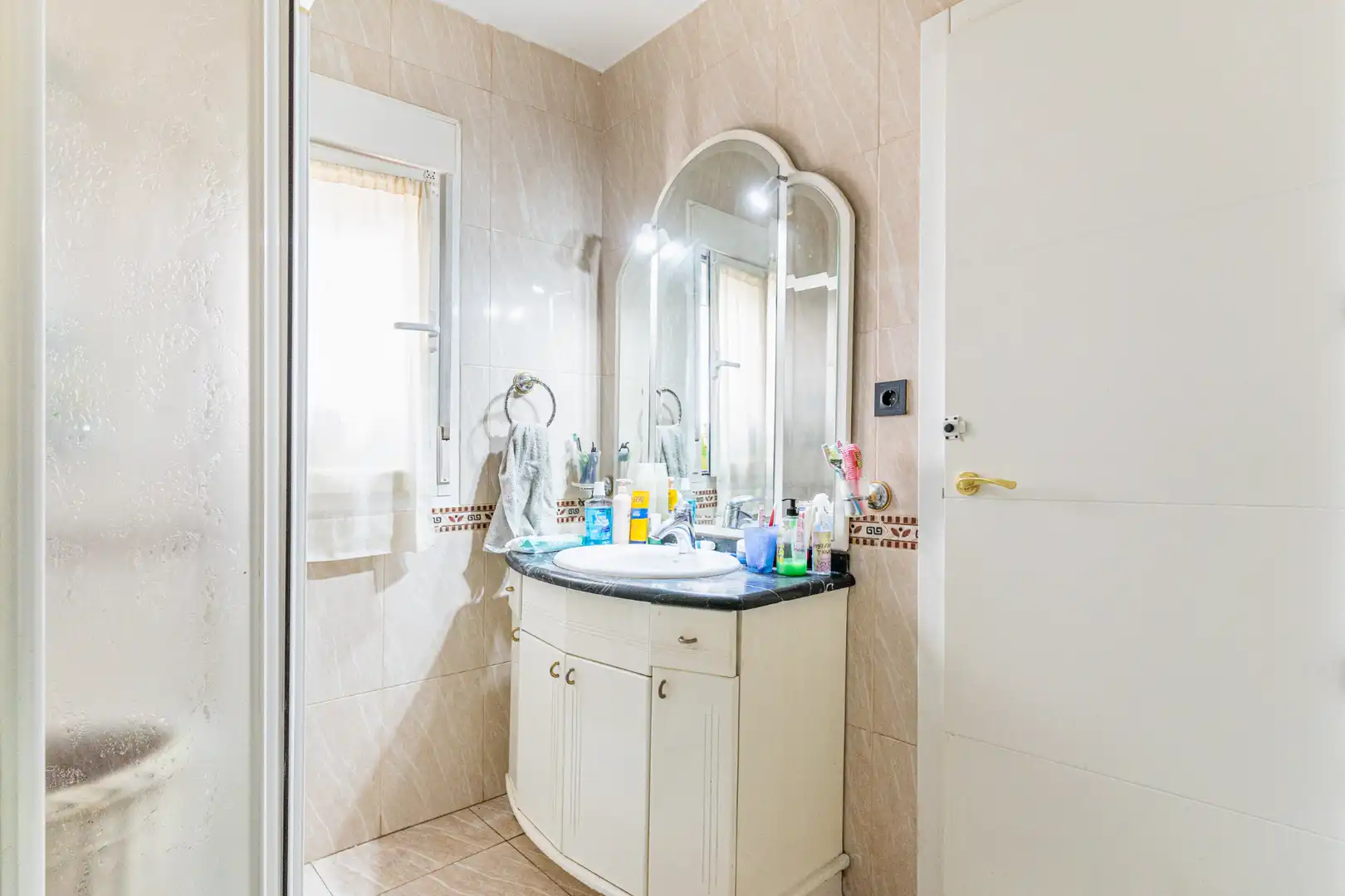 Baño de Piso en venta en Valdemorillo con Aire acondicionado y Calefacción