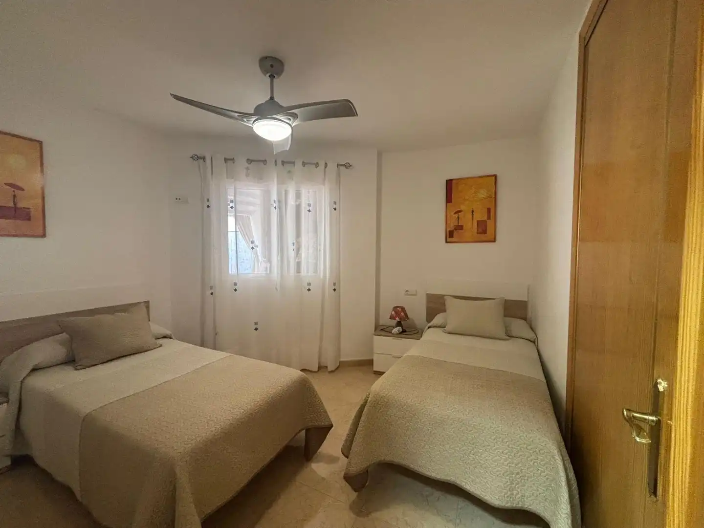 Habitación de Dúplex de alquiler en Los Alcázares con Jardín privado, Terraza y Amueblado