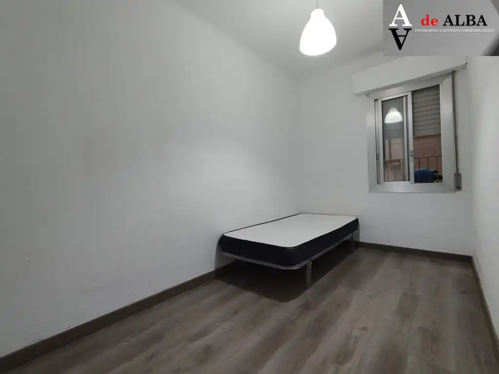Bedroom of Flat for sale in Esplugues de Llobregat  with Air Conditioner, Heating and Parquet flooring