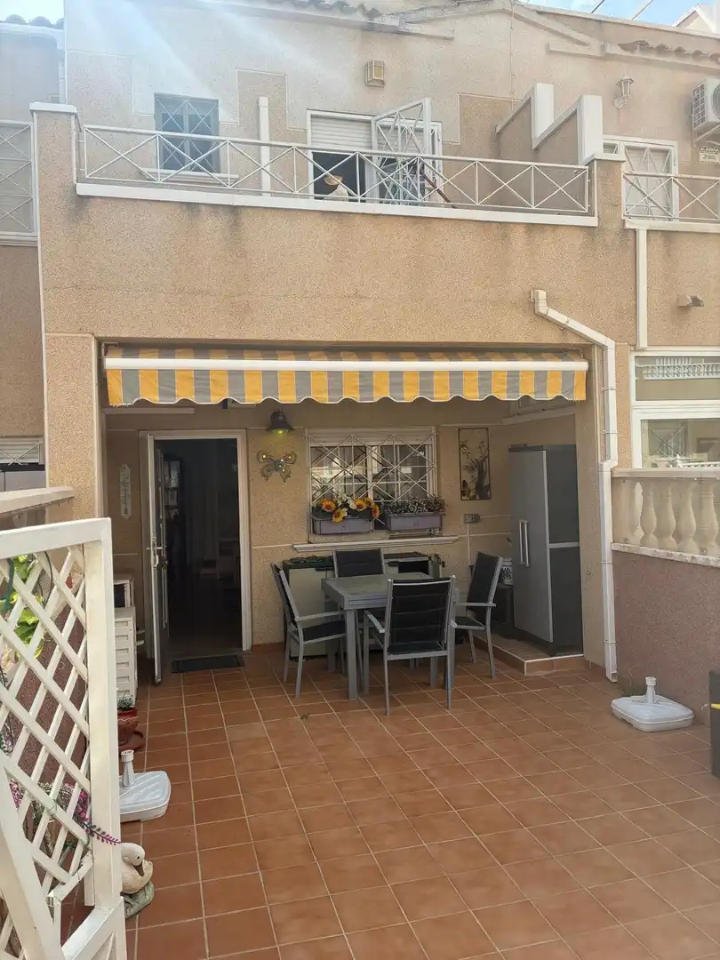 Terrassa de Casa o xalet en venda en Orihuela amb Jardí privat, Terrassa i Piscina