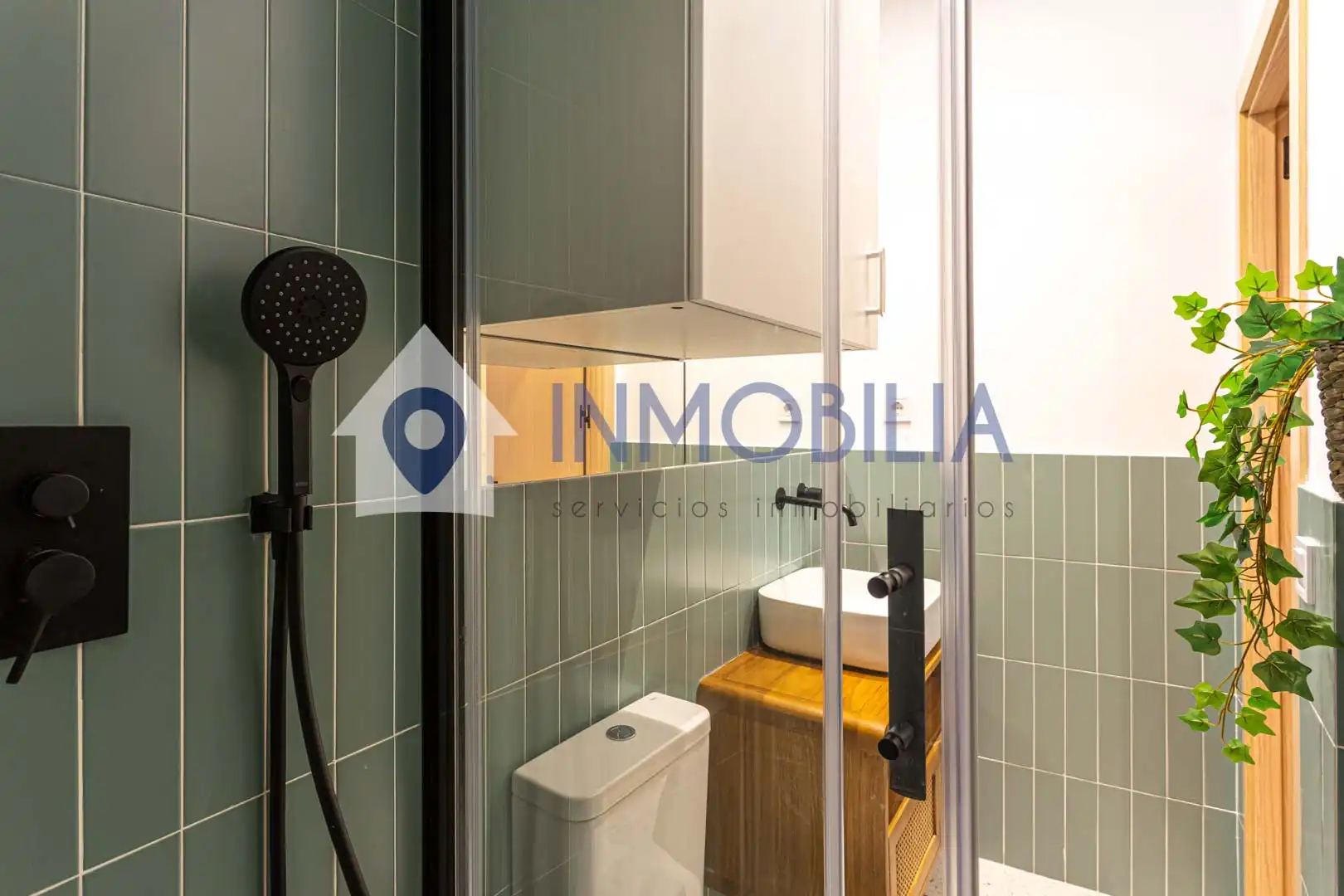 Badezimmer von Wohnung zum Verkauf in Madrid mit Klimaanlage und Heizung