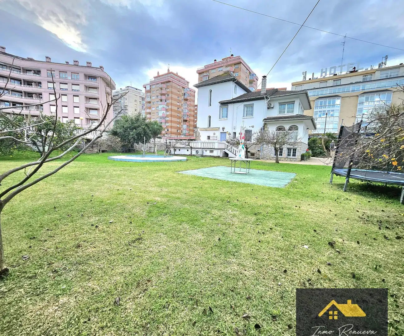 Garden of Houses for sale in Brazomar