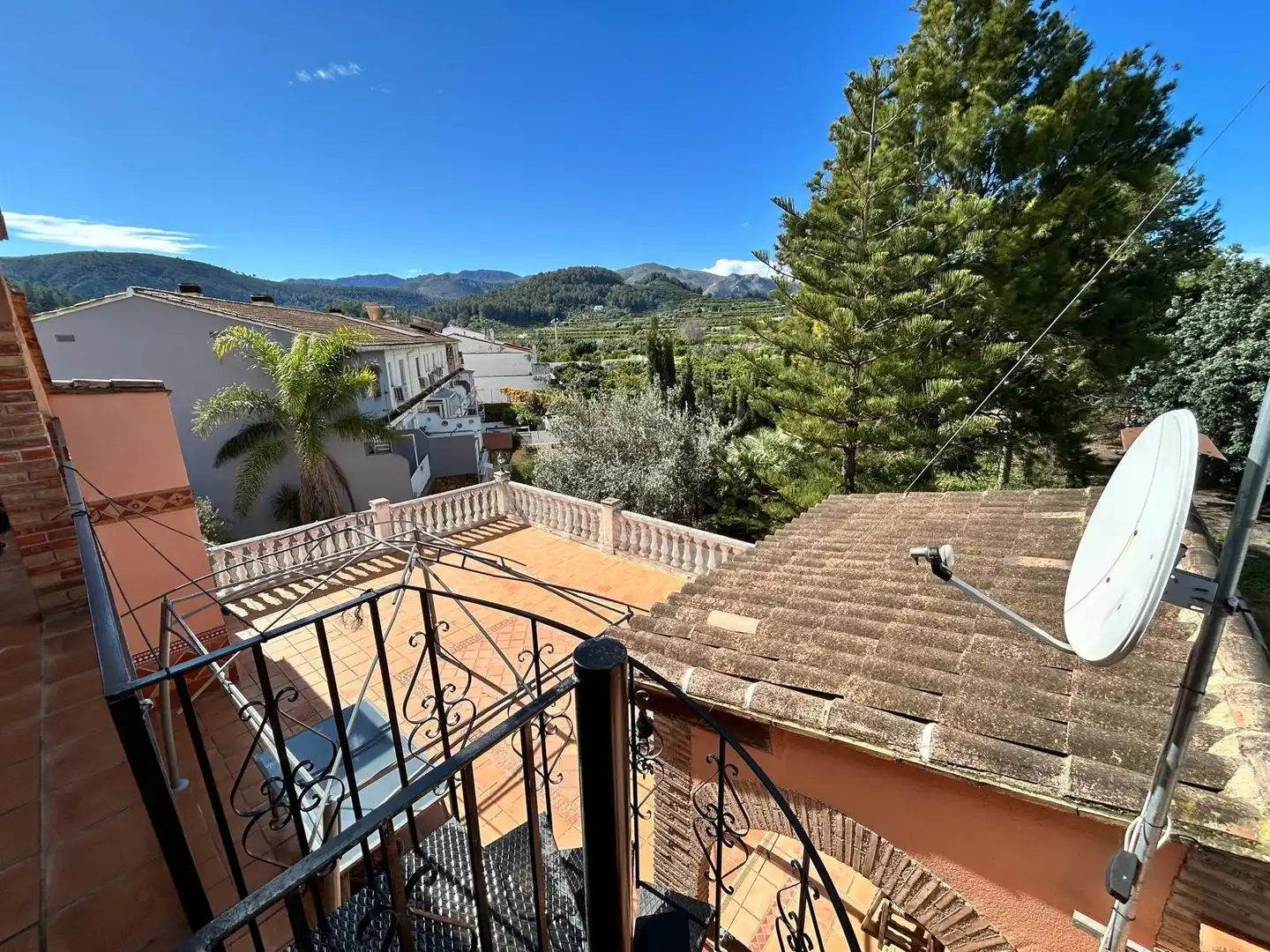 Vista exterior de Casa o xalet en venda en Alfauir amb Calefacció, Jardí privat i Parquet