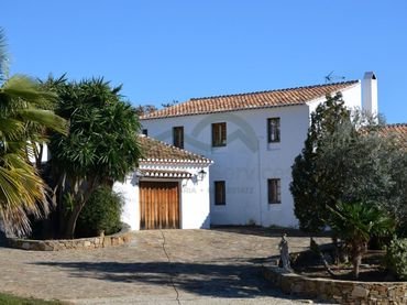 Maison rustique à vendre à Almogía