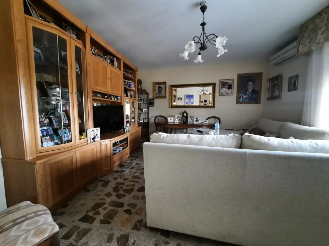Sala d'estar de Casa o xalet en venda en Escalona amb Aire condicionat i Calefacció