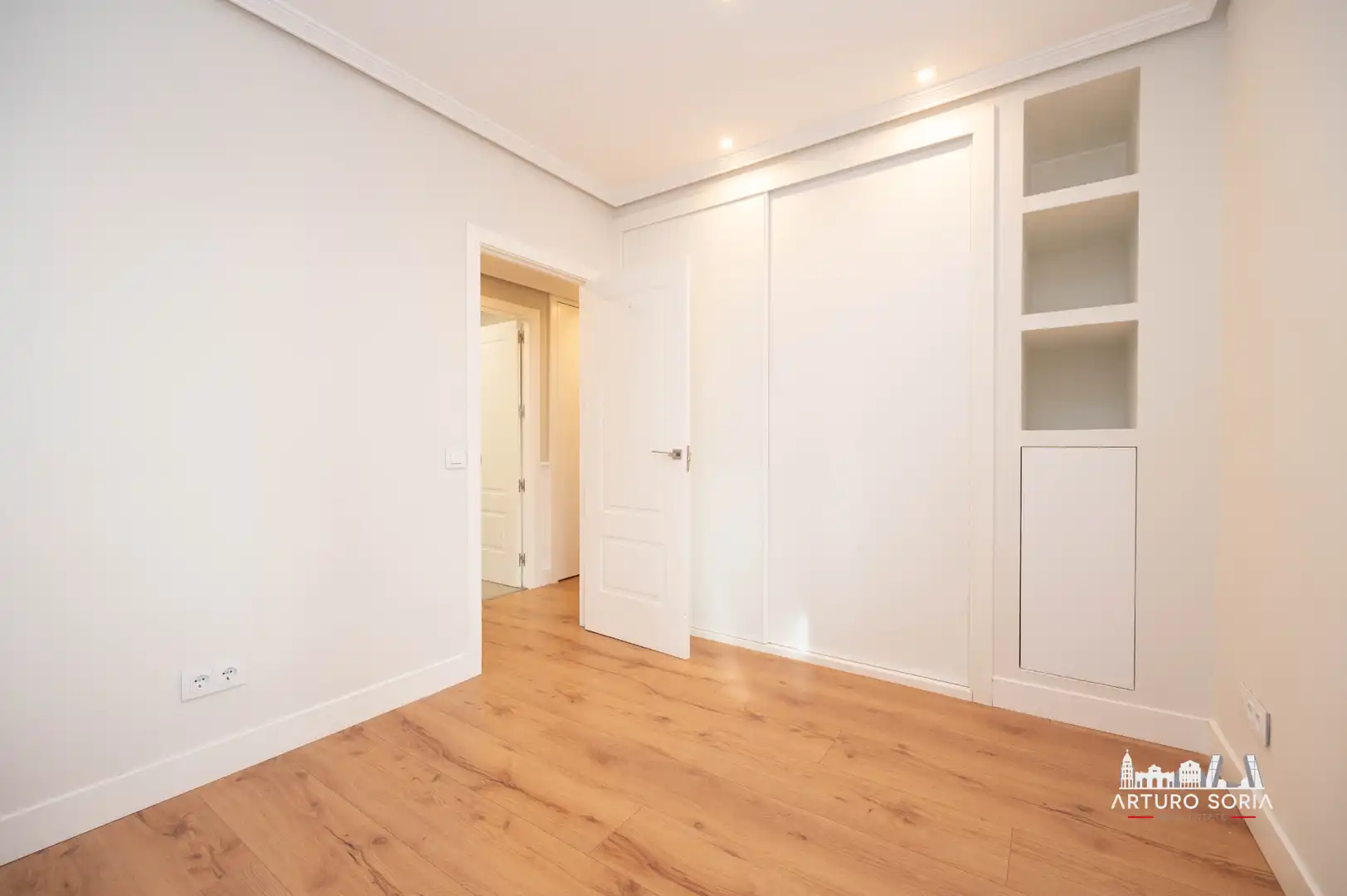 Habitación de Piso de alquiler en Madrid con Aire acondicionado, Trastero y Lavadora