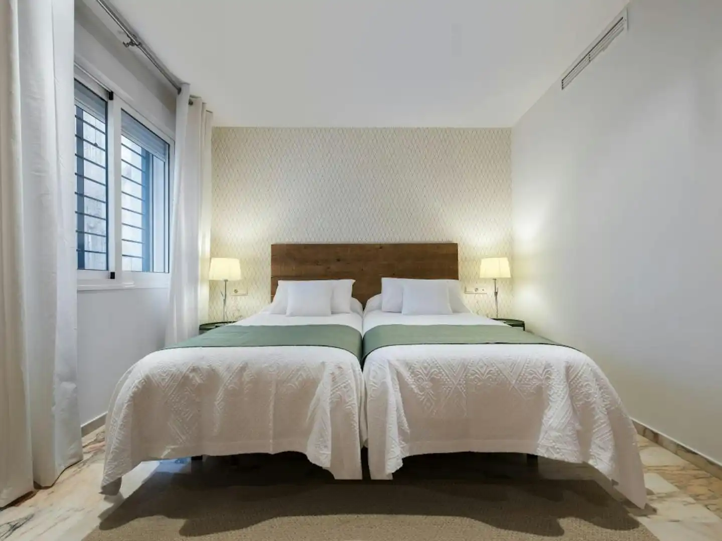 Habitación de Piso de alquiler en Sevilla con Aire acondicionado, Calefacción y Lavadora