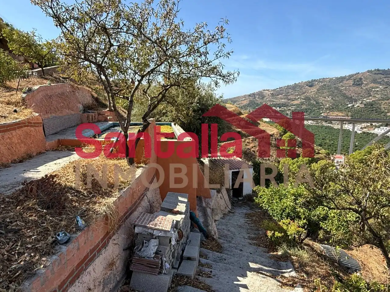 Vista exterior de Finca rústica en venda en Almuñécar amb Jardí privat, Terrassa i Piscina