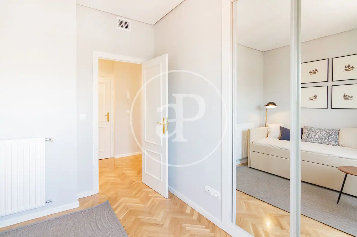 Bedroom of Flat for rent in Madrid  with Air Conditioner, Heating and Furnished