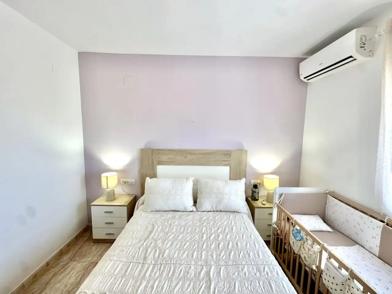 Habitación de Casa adosada en venta en Fuente de Piedra con Aire acondicionado, Terraza y Piscina comunitaria