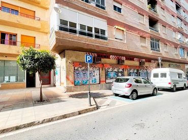 Local comercial en venda a Motril  ciudad