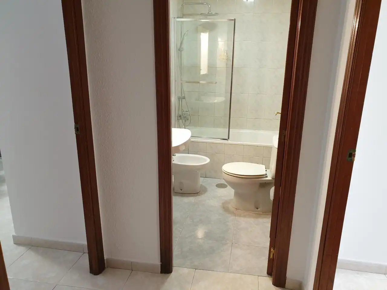 Badezimmer von Wohnung zur Miete in Ourense Capital  mit Heizung, Terrasse und Möbliert