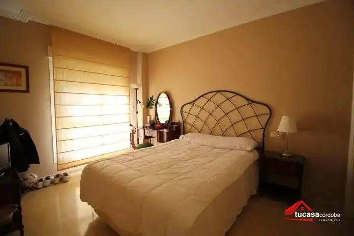 Habitación de Piso en venta en Marbella con Terraza y Piscina comunitaria