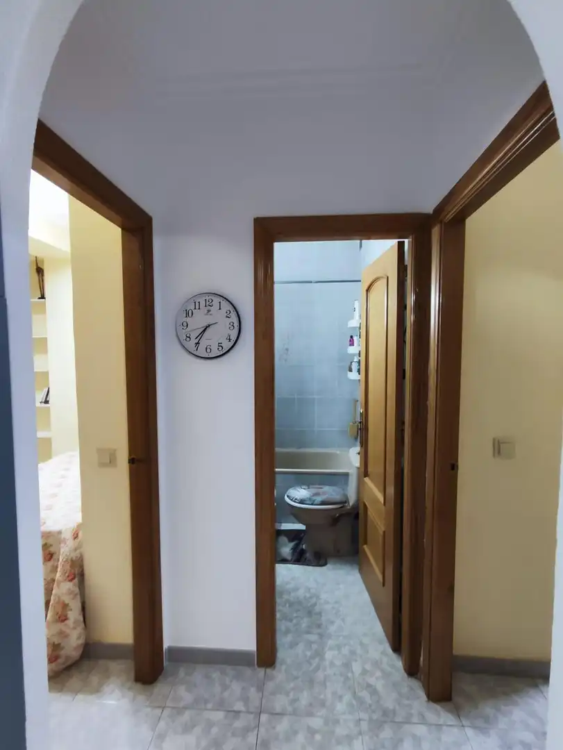 Bany de Apartament de lloguer en Torrevieja amb Aire condicionat, Calefacció i Terrassa