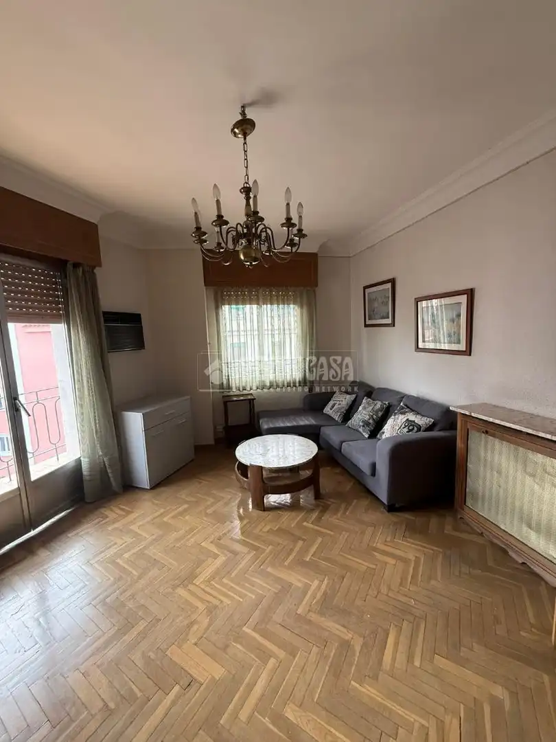 Sala d'estar de Pis en venda en Madrid