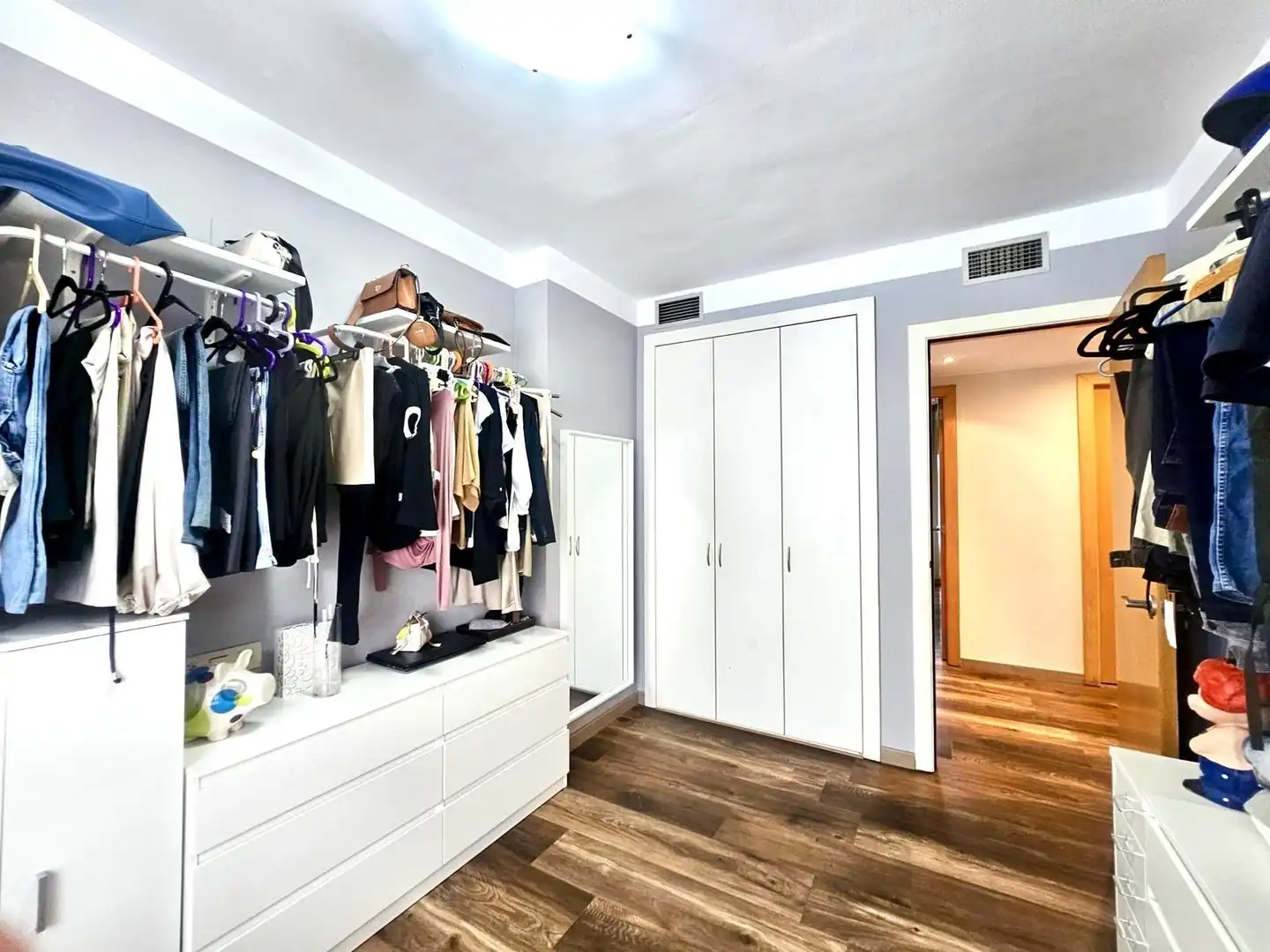 Schlafzimmer von Wohnung zum Verkauf in La Ràpita mit Klimaanlage, Heizung und Privatgarten