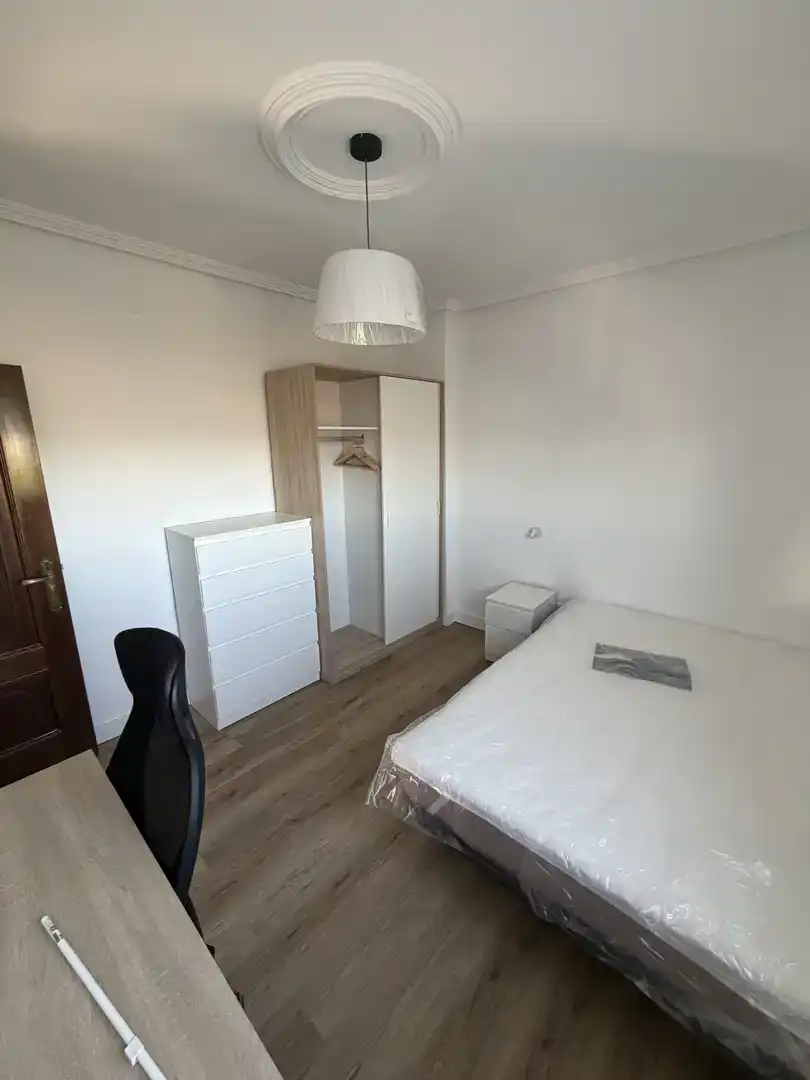 Habitación de Piso para compartir en Valladolid con Parquet, Amueblado y Balcón