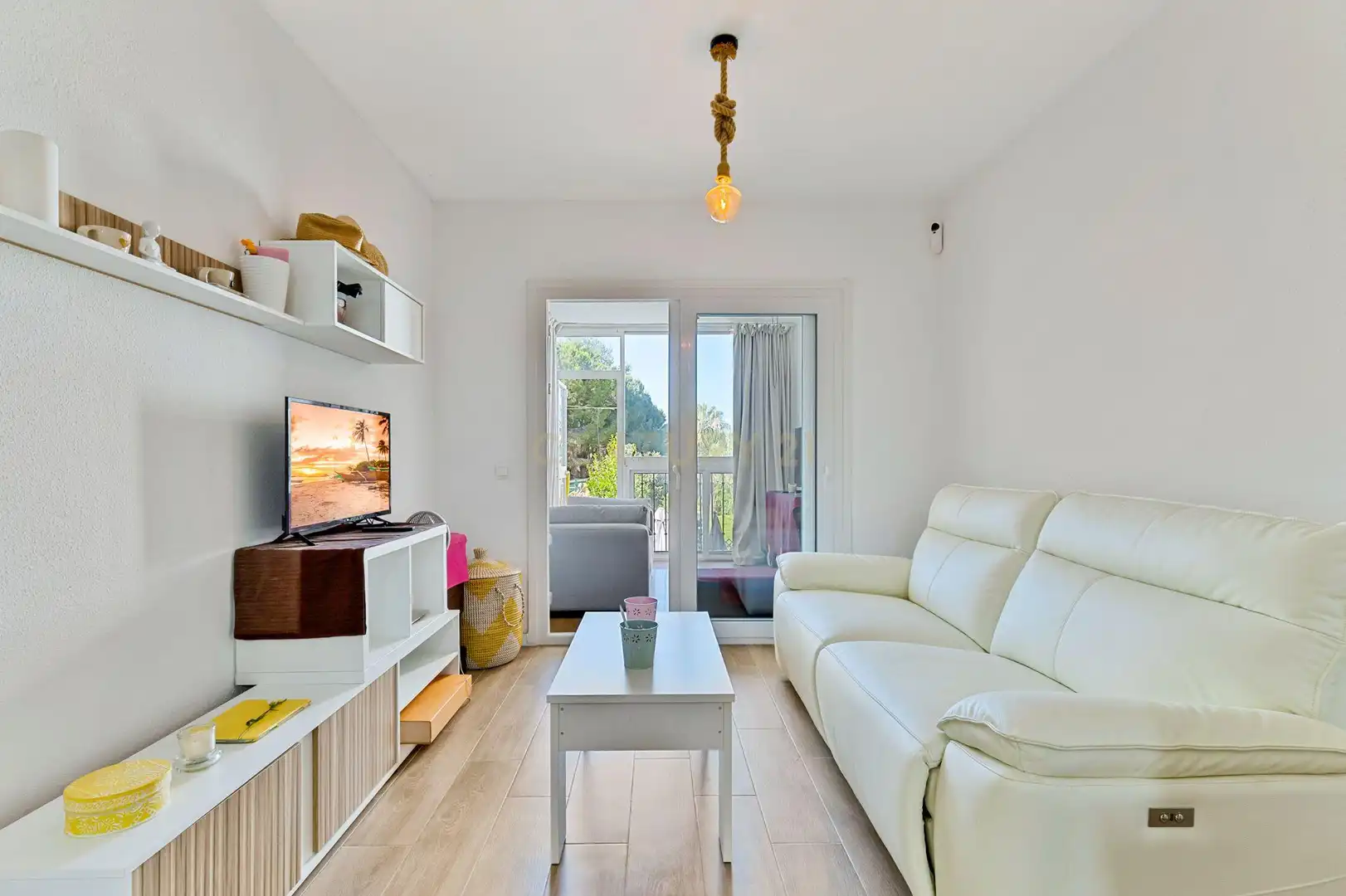 Sala de estar de Planta baja en venta en Mijas con Jardín privado, Piscina y Lavadora