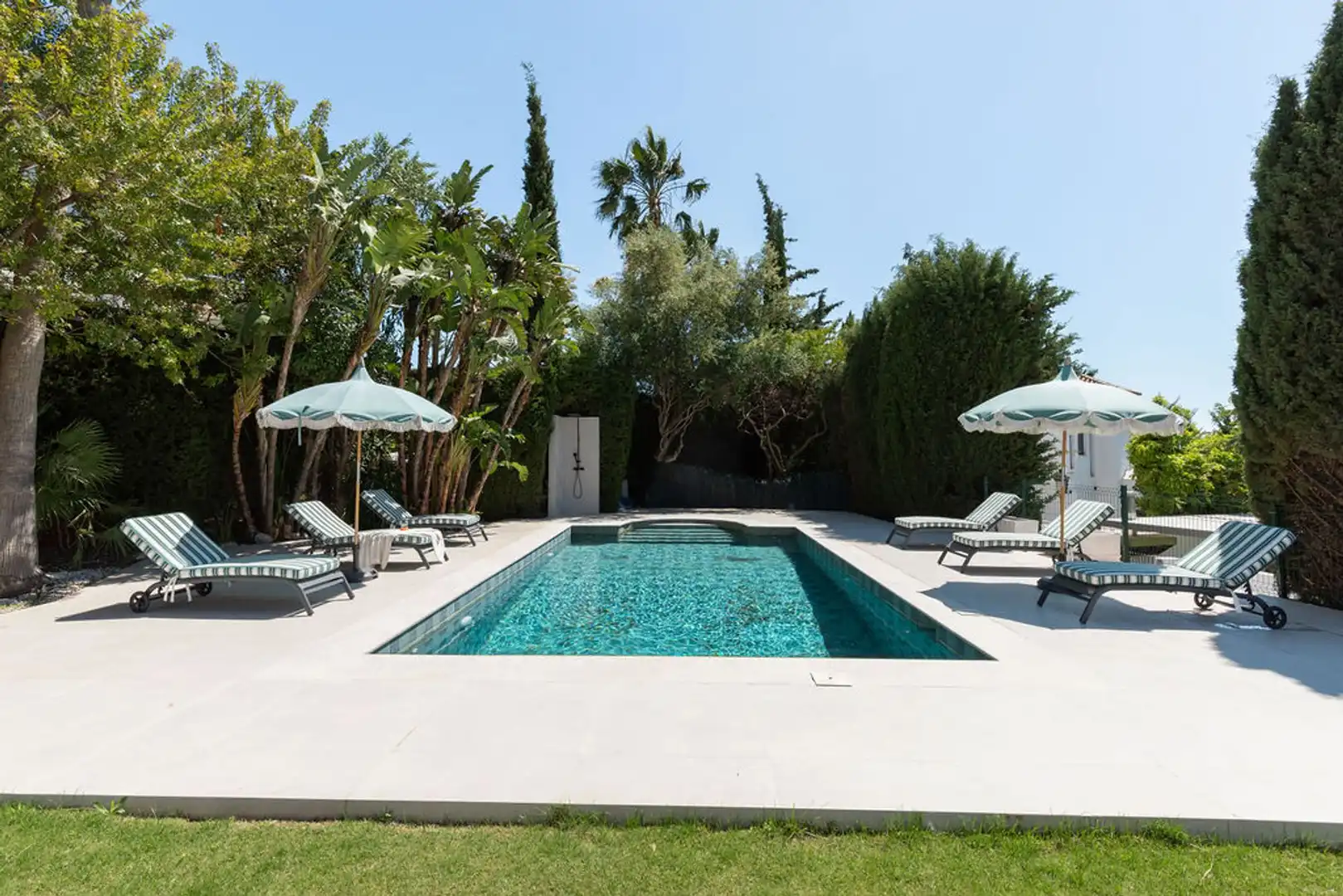 Piscina de Casa o chalet en venta en Benahavís con Terraza