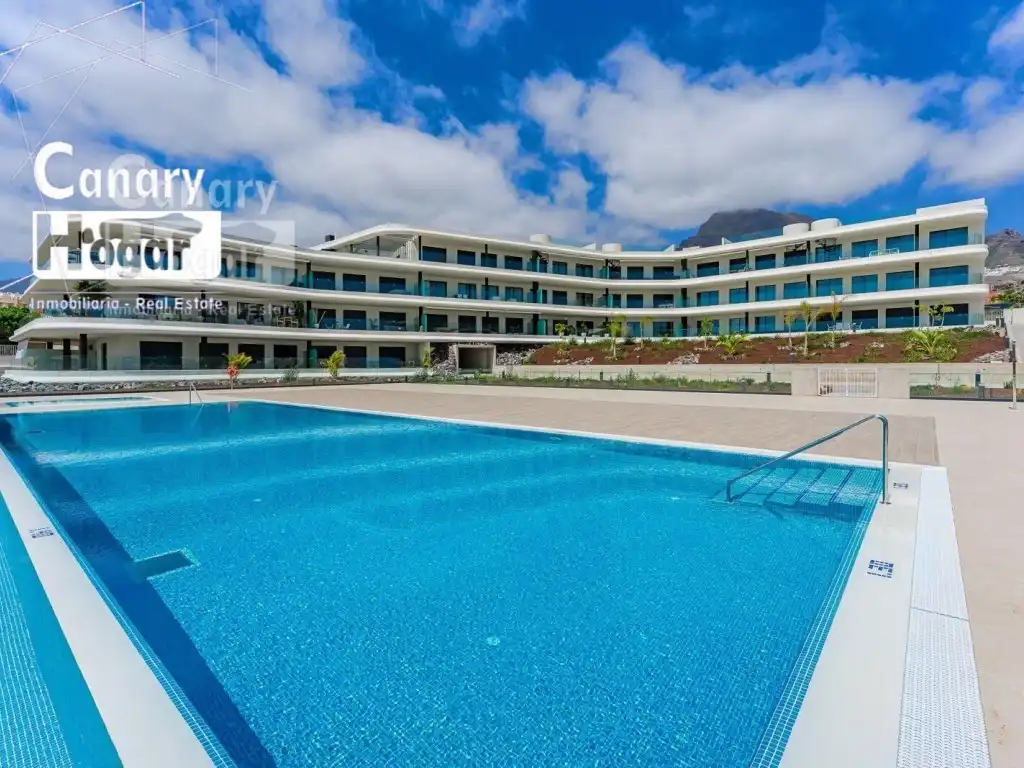 Vista exterior de Apartament en venda en Adeje amb Calefacció i Piscina comunitària