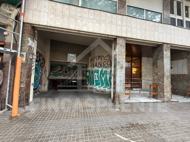 Garaje en Venta en Carrer de la Marina en El Parc i la Llacuna del Poblenou