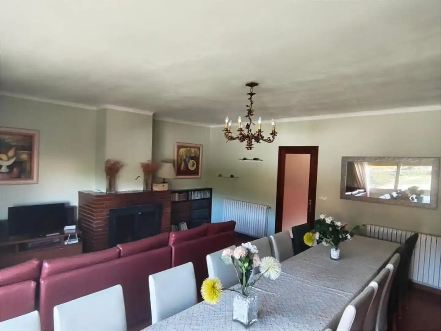Esszimmer von Wohnung zur Miete in La Llacuna mit Klimaanlage, Privatgarten und Schwimmbad