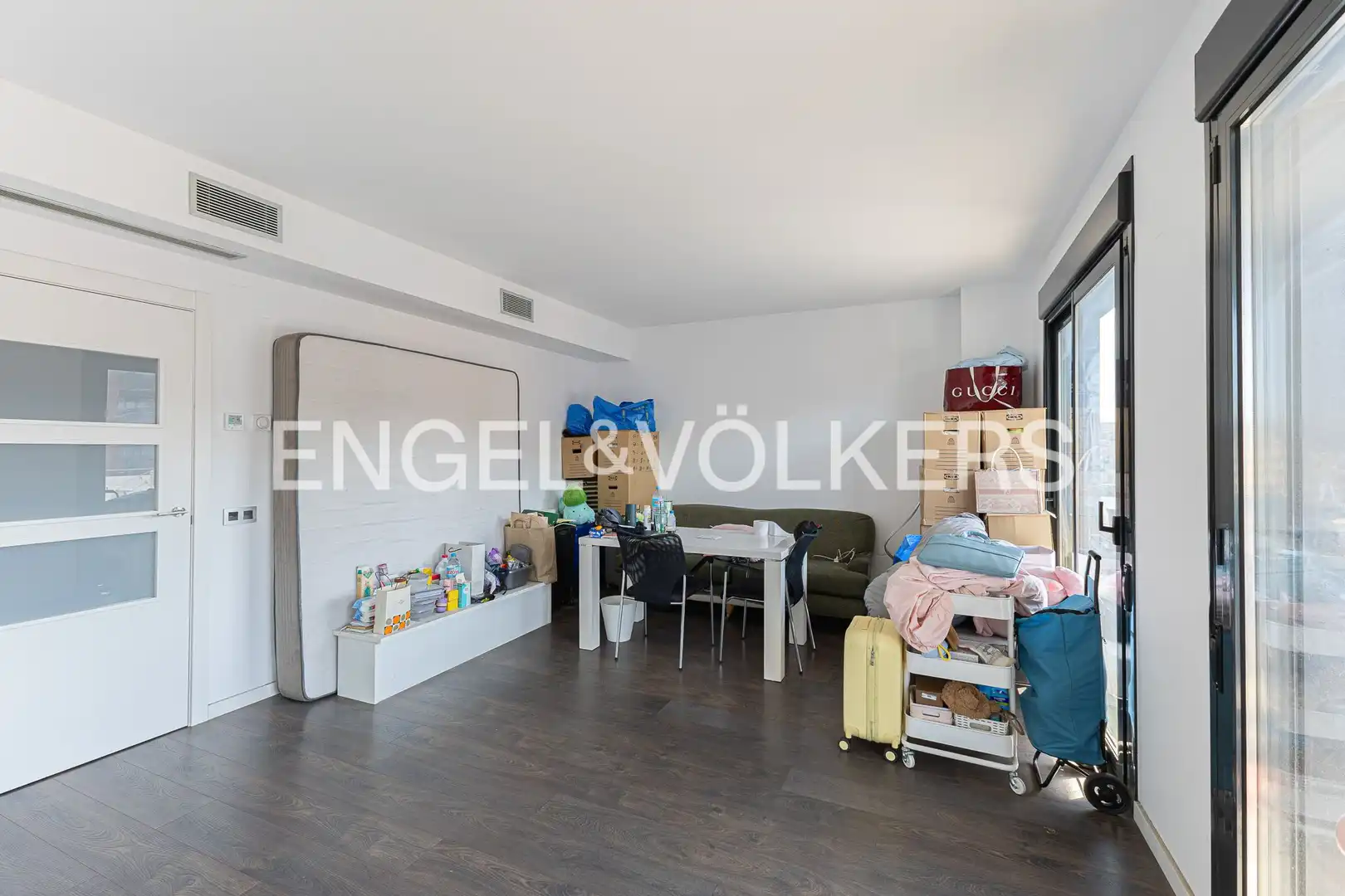 Living room of Flat for sale in Barcelona  with Air Conditioner, Heating and Parquet flooring