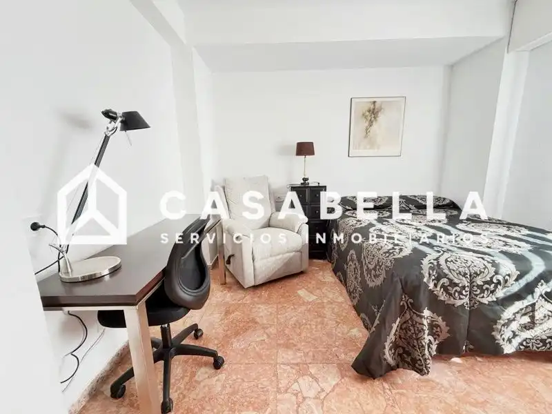 Schlafzimmer von Wohnung zur Miete in Valencia mit Klimaanlage, Heizung und Terrasse