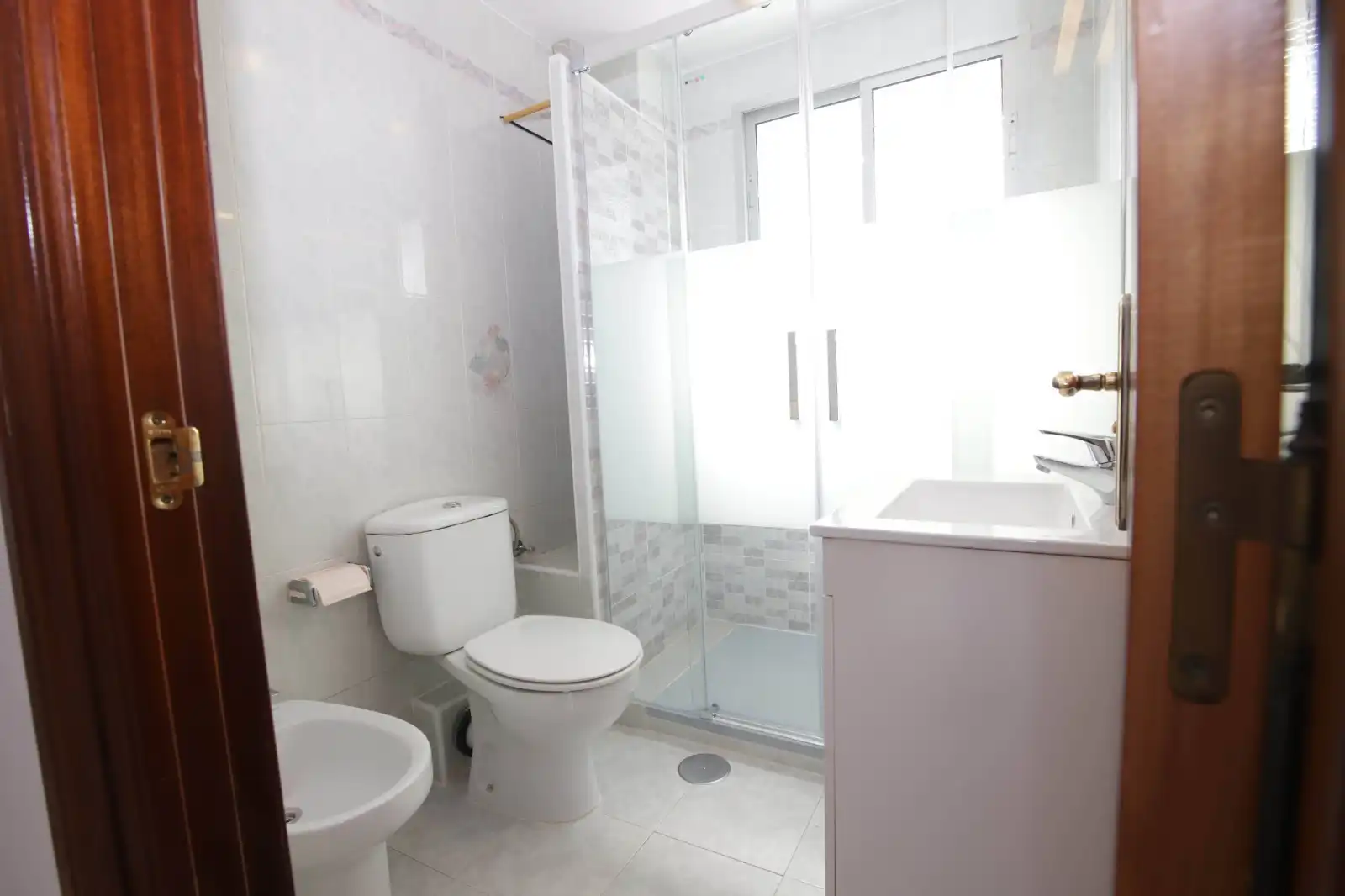 Baño de Piso en venta en Rincón de la Victoria con Aire acondicionado, Terraza y Amueblado