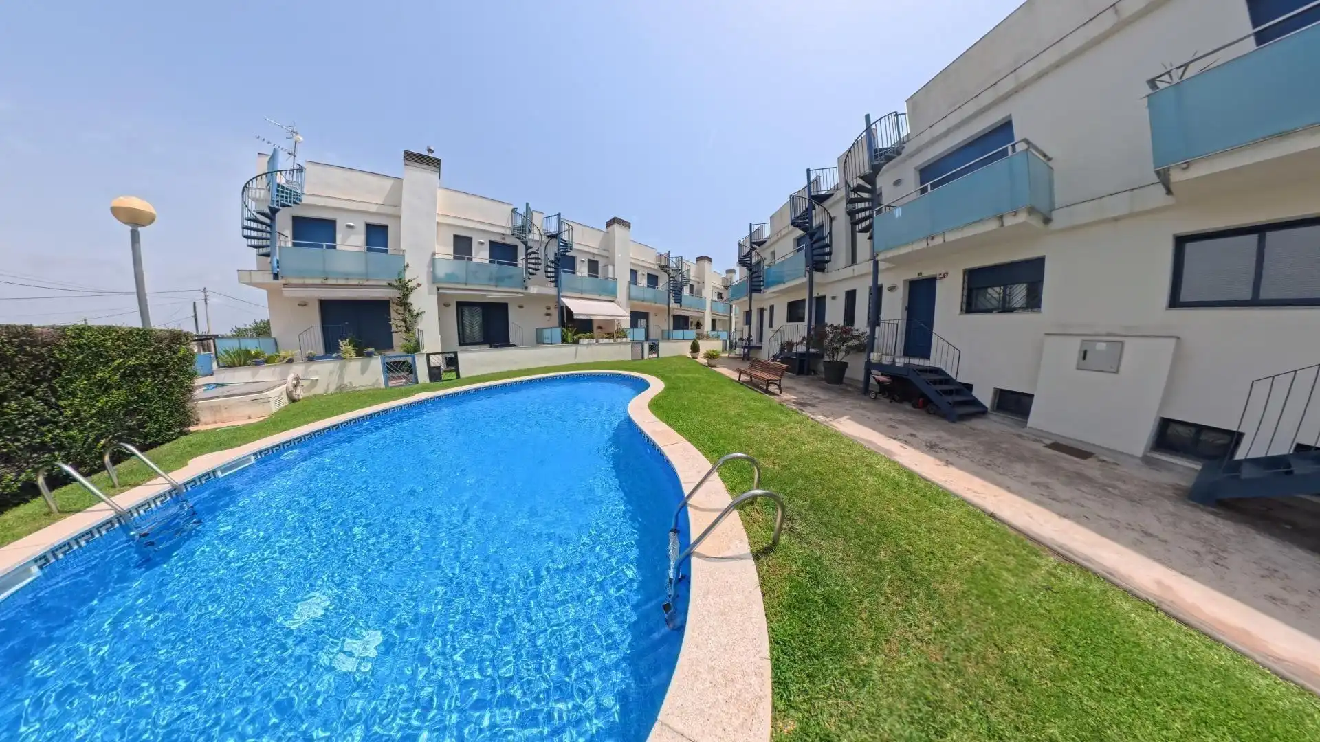 Swimming pool of Detached homes for sale in L'Ampolla, Tarragona
