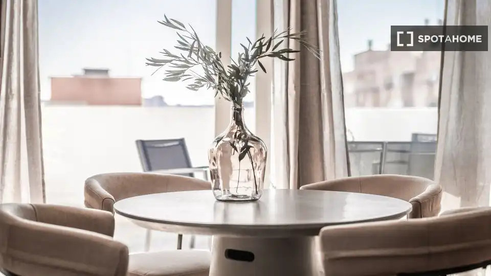 Dining room of Flat for rent in Madrid  with Air Conditioner, Heating and Furnished