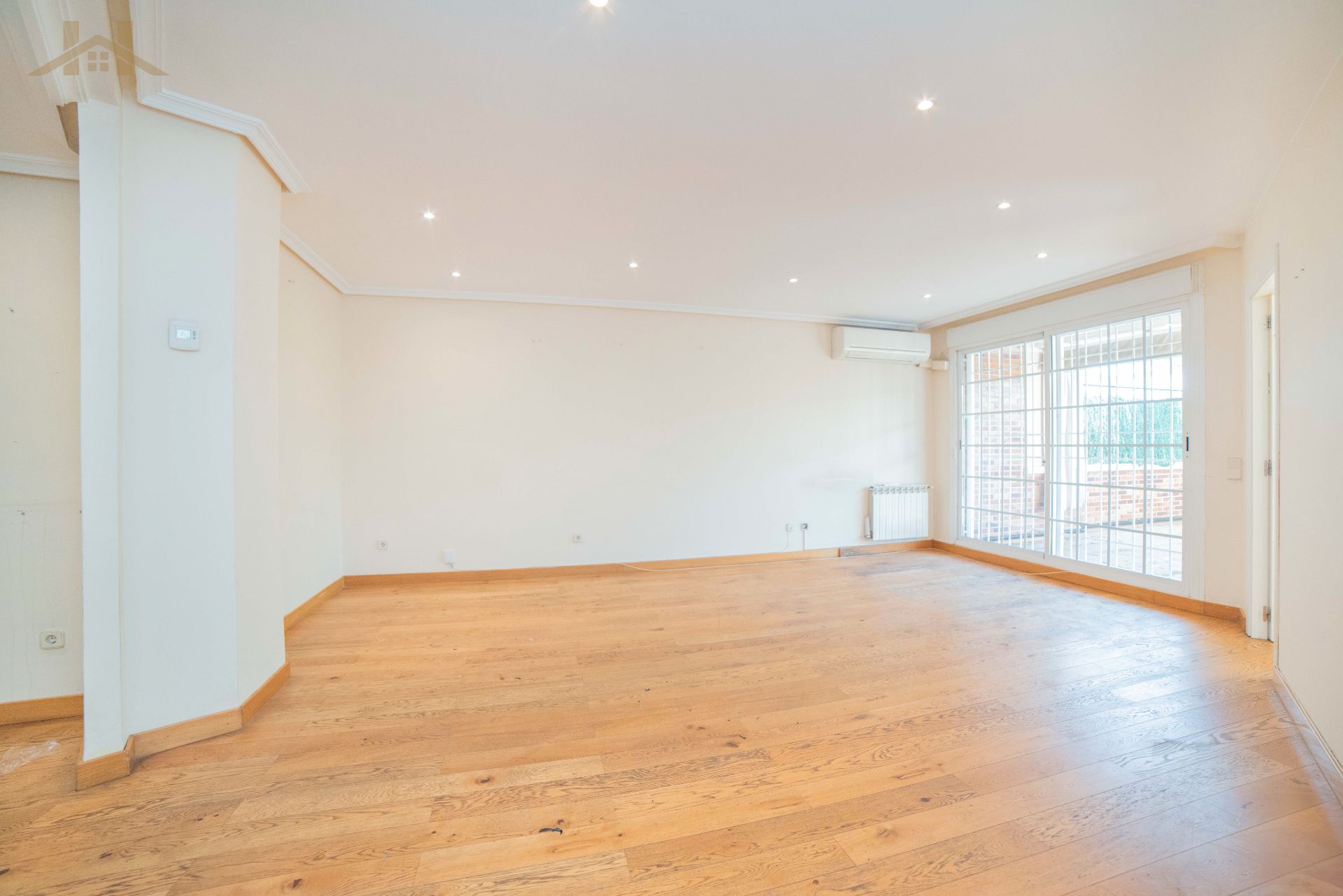 Living room of Flat for sale in Majadahonda  with Air Conditioner, Heating and Private garden