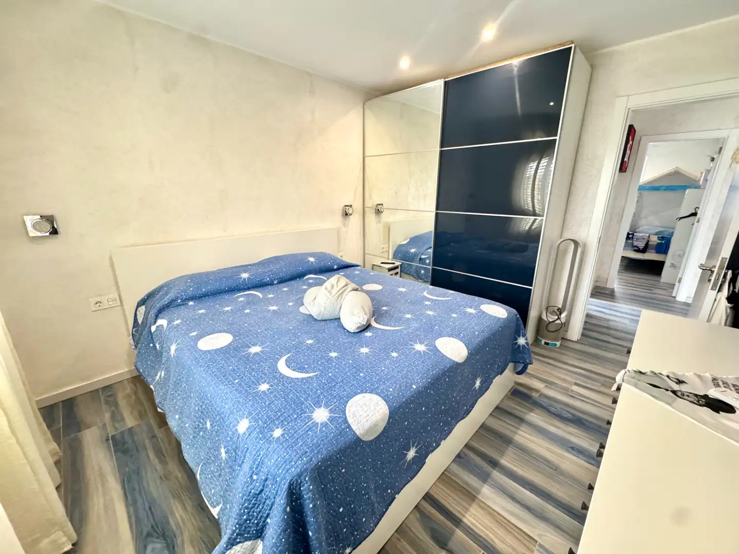 Dormitori de Casa adosada en venda en San Bartolomé amb Jardí privat, Terrassa i Piscina comunitària