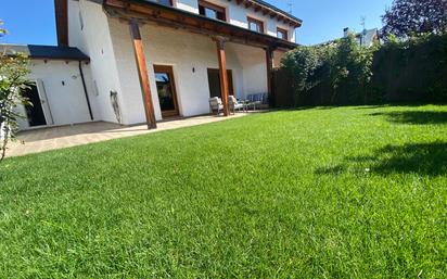 Jardí de Casa o xalet en venda en Navacerrada amb Calefacció