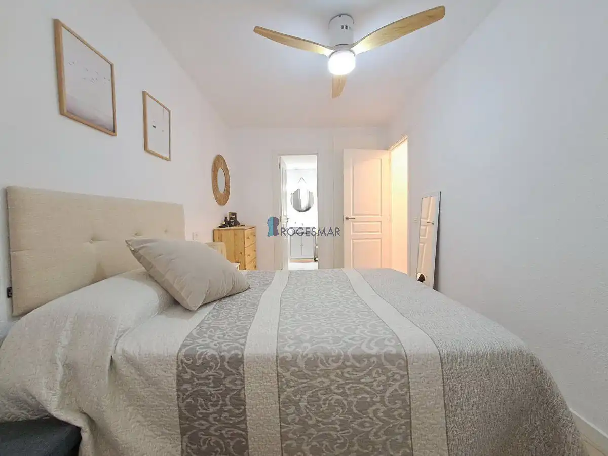 Dormitori de Apartament en venda en Benicasim / Benicàssim amb Piscina comunitària