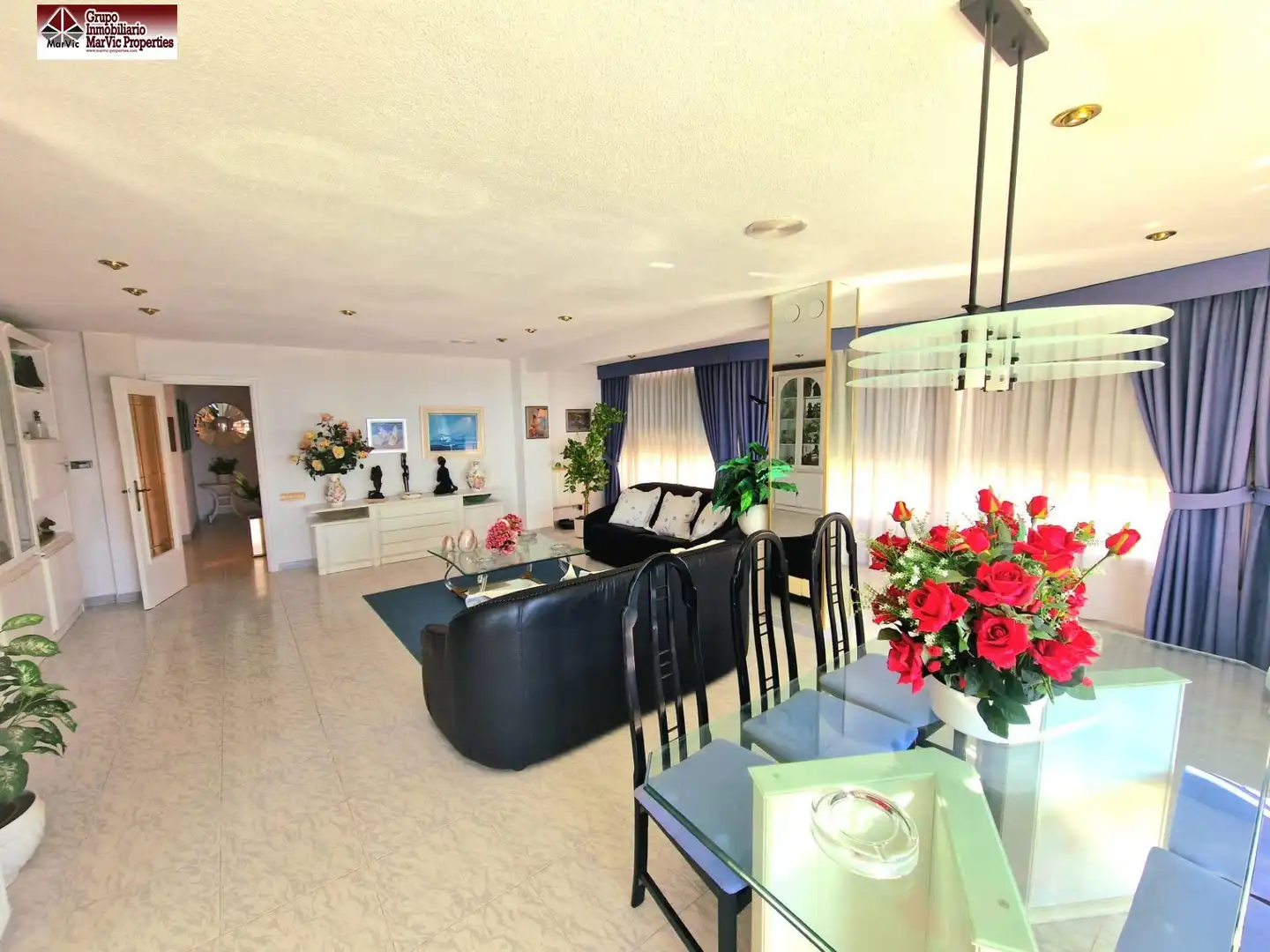 Wohnzimmer von Wohnung zum Verkauf in Benidorm mit Privatgarten, Terrasse und Möbliert