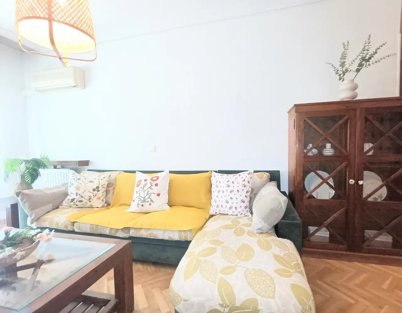 Living room of Flat for rent in Madrid  with Heating, Parquet flooring and Terrace
