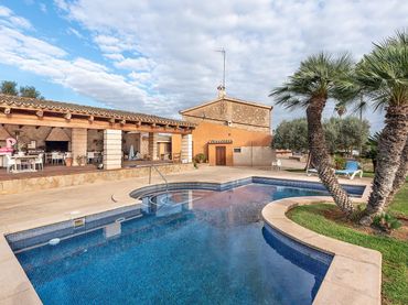 Maison rustique avec piscine à vendre à Platja de Palma